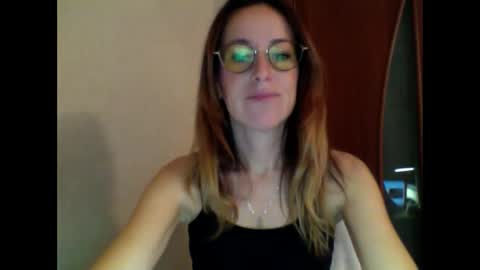 olyra11 online show from March 5, 5:20 pm