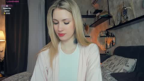 Ana online show from December 3, 7:33 am