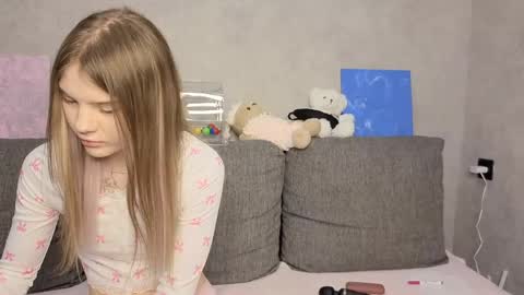 Eva online show from May 17, 1:32 pm