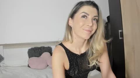 woman from your dream online show from March 8, 8:29 am