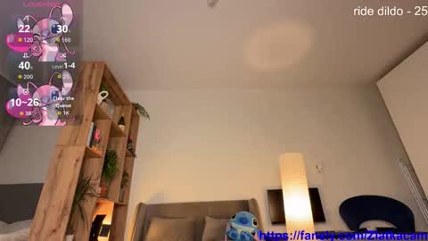 onezyzz1 online show from October 30, 4:48 am