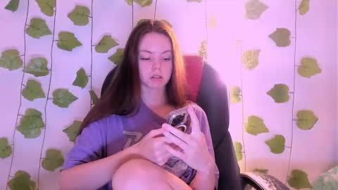 only_sarah1 online show from December 19, 9:29 pm