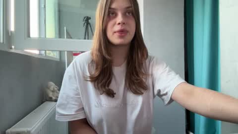 Mia online show from July 6, 2:17 am