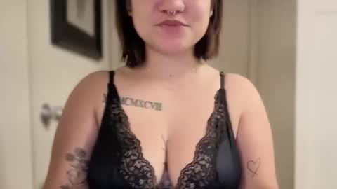 Miss Girly online show from March 16, 9:24 am