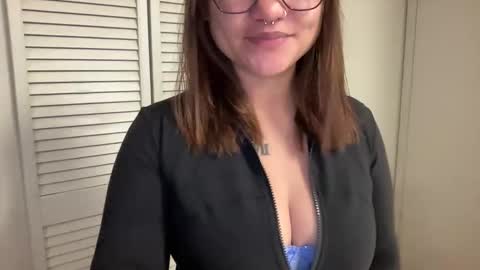 Miss Girly online show from November 5, 8:41 am