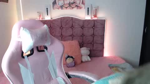 Snapshot of oriana_100 chatting on December 4, 8:29 pm oriana_100 online show from December 4, 8:29 pm