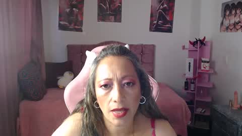 Snapshot of oriana_100 chatting on January 28, 10:56 pm oriana_100 online show from January 28, 10:56 pm