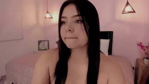 Snapshot of oriana_guzman chatting on October 4, 1:22 am Miss Guzman online show from October 4, 1:22 am