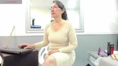 Oriana  online show from June 12, 3:03 am
