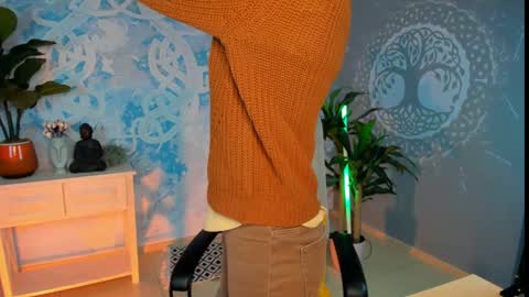 Snapshot of orianna_blade chatting on December 13, 9:04 am Orianna - Hi Im into geek culture cosplay crafting LARP games. Shall we play DnD online show from December 13, 9:04 am