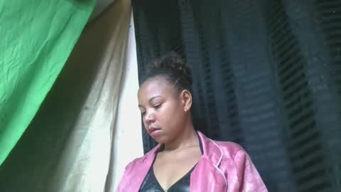 ornellahhh online show from December 16, 1:11 am