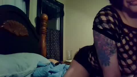 Snapshot of orphyx chatting on January 14, 3:11 am Entropy online show from January 14, 3:11 am