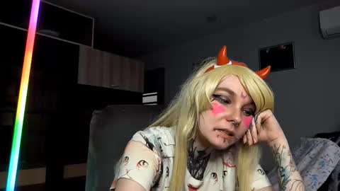 Snapshot of orvadowden chatting on October 11, 1:14 pm Milana online show from October 11, 1:14 pm
