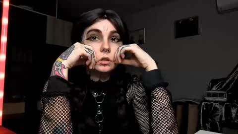 Snapshot of orvadowden chatting on October 13, 1:36 pm Milana online show from October 13, 1:36 pm