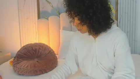 Snapshot of oshun_25 chatting on March 3, 11:47 am Oshun online show from March 3, 11:47 am