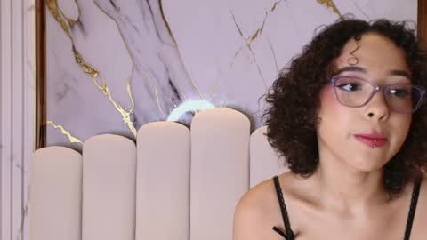 Snapshot of oshun_25 chatting on January 21, 11:46 am Oshun online show from January 21, 11:46 am