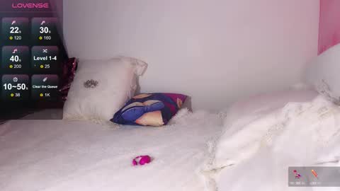 outerspace2000 online show from March 8, 2:04 am