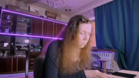 Ella online show from May 30, 7:39 am