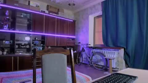 Ella online show from June 14, 7:53 am