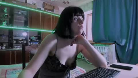 Ella online show from June 18, 12:43 pm