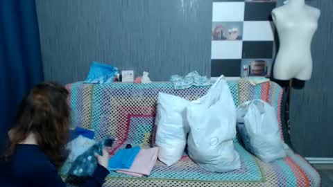 Ella online show from March 25, 9:12 am