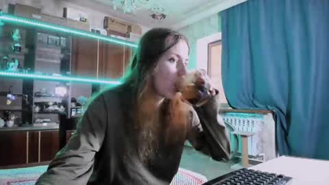 Ella online show from May 27, 6:32 am