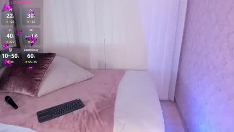 PaIIgePeach online show from July 4, 6:26 pm