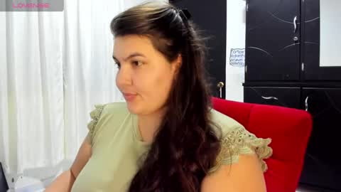 Mia online show from December 9, 3:07 am