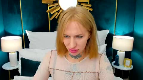 Kate online show from May 9, 1:24 pm