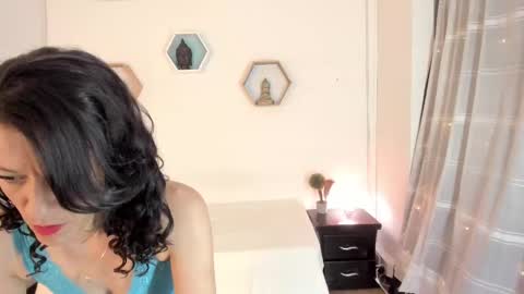 Paloma  online show from February 13, 9:39 pm