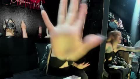 Paloma online show from December 3, 8:11 pm