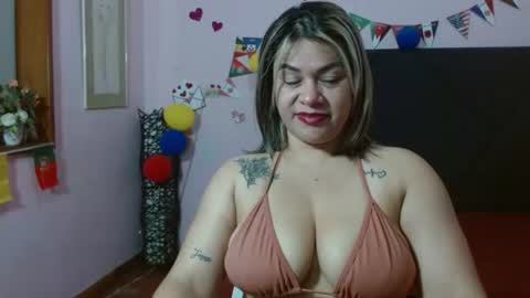 pamela_echeverria online show from July 17, 11:58 am