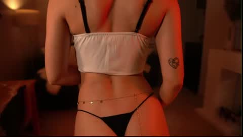 Kristina Kriss online show from August 1, 8:00 pm