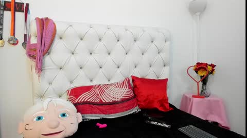 Paola online show from January 6, 9:54 pm