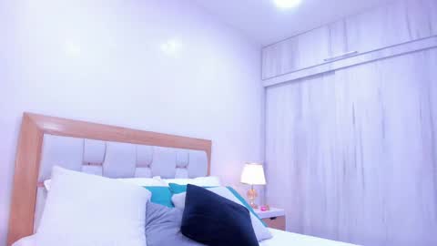 Paola  online show from February 10, 8:00 pm