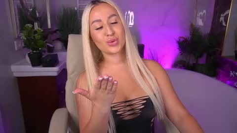 Lia online show from June 10, 12:59 pm