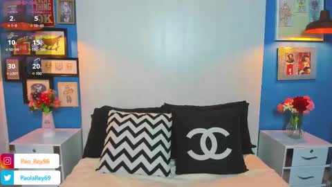 paolarey_ online show from January 7, 10:35 pm