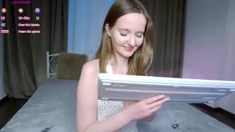 parisvex online show from May 31, 6:09 pm