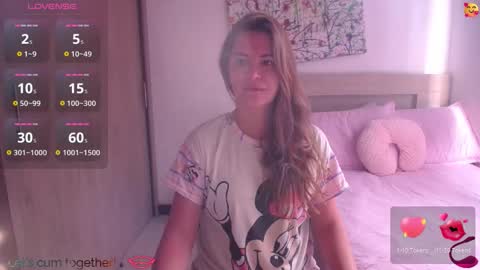 Snapshot of pariswlls chatting on September 22, 12:36 pm Paris online show from September 22, 12:36 pm