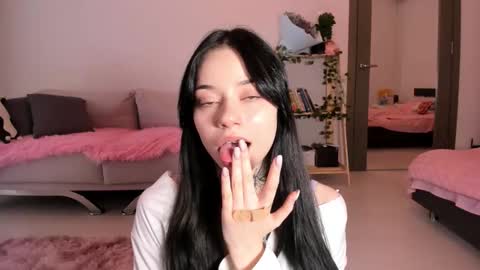 Bella online show from December 3, 5:43 am