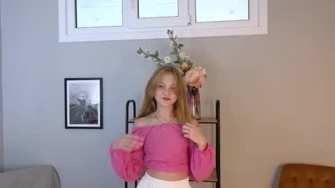 Vicki online show from September 17, 10:02 am