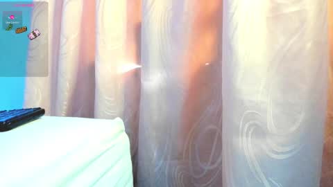 Snapshot of pau_delima__ chatting on October 12, 2:08 pm paulina online show from October 12, 2:08 pm