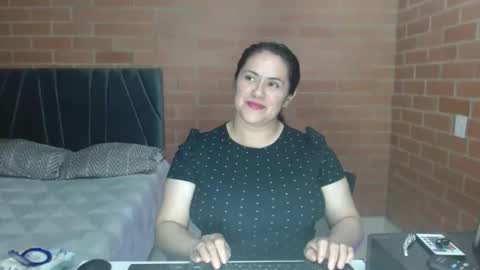 paula__117 online show from March 11, 11:29 pm