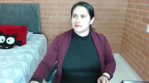 paula__117 online show from June 6, 9:32 pm