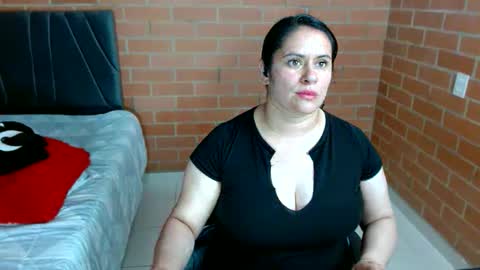 paula__117 online show from June 2, 12:44 am