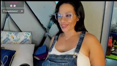Snapshot of paula_daniela1 chatting on February 21, 10:04 pm Paula online show from February 21, 10:04 pm