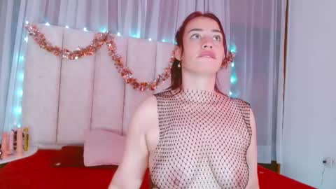 Paula online show from December 4, 7:45 pm