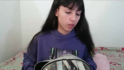 Snapshot of paulainblue chatting on September 22, 2:43 am online show from September 22, 2:43 am