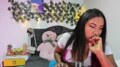 Snapshot of paulinaswan_ chatting on February 21, 5:13 am Paulina online show from February 21, 5:13 am