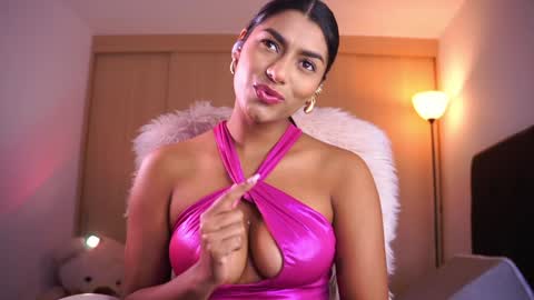Snapshot of pauline_7 chatting on December 31, 2:58 pm pauline_7 online show from December 31, 2:58 pm